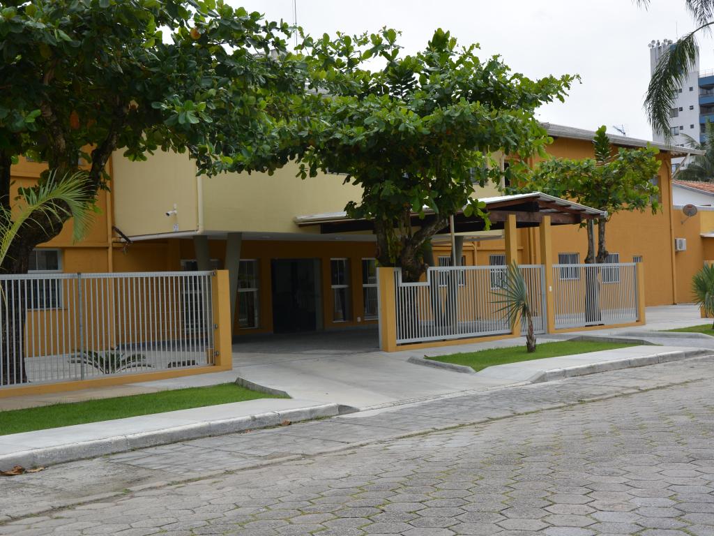 Fachada CANDEIAS CAIOBÁ Fachada CANDEIAS CAIOBÁ